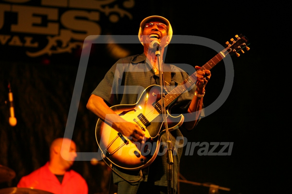 BLUES18