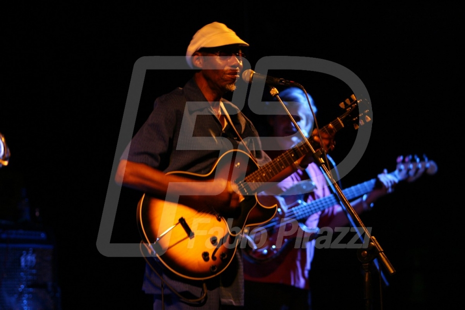 BLUES19
