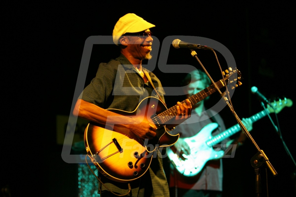 BLUES22
