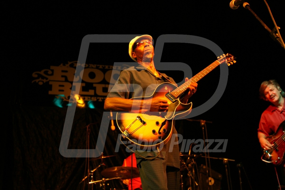 BLUES27