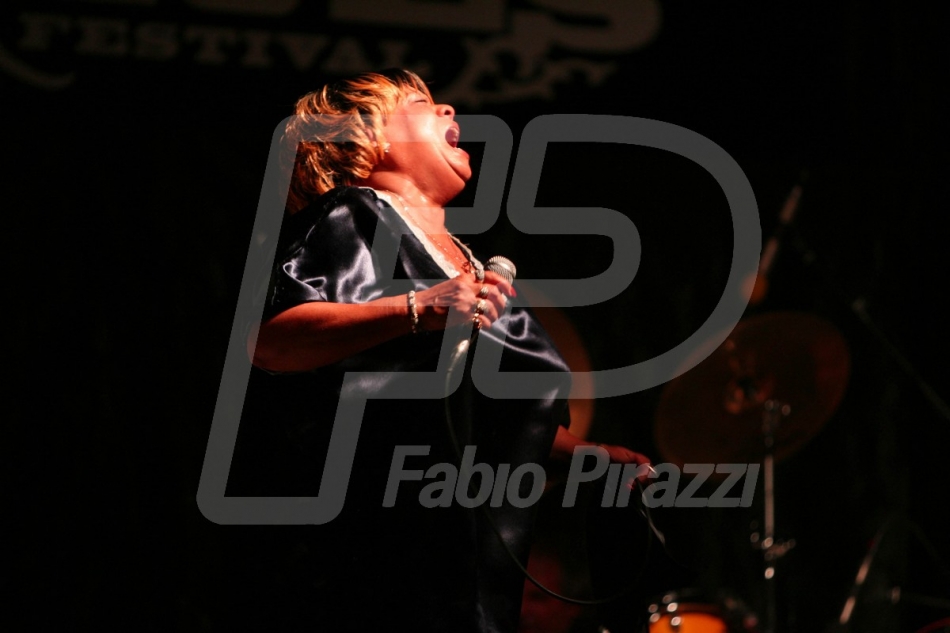 BLUES37