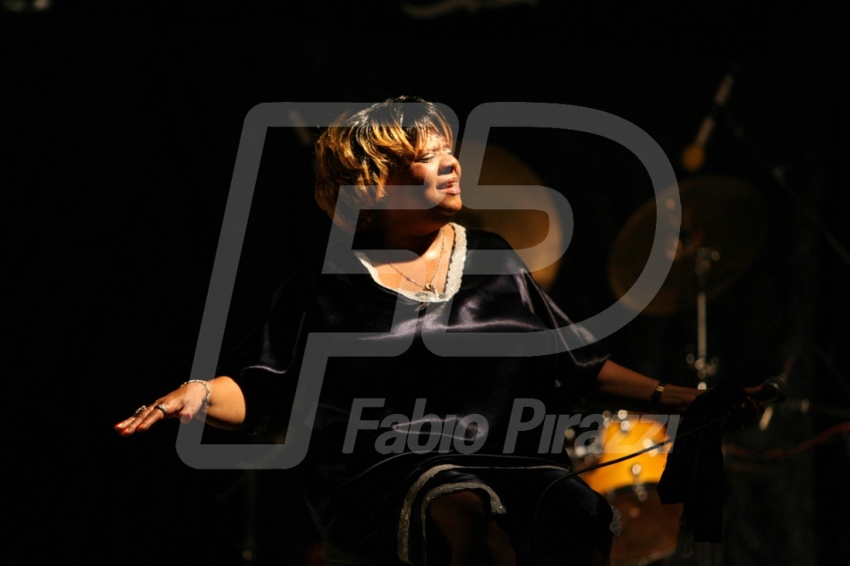 BLUES48