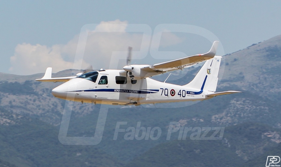 AEROPORTO COMANI,70° STORMO, SCUOLA ADDESTRAMENTO PILOTI AEREO 201° GRUPPO VOLO,LATINA SCALO,AEREI MILITARI , T-2006 A, AERONAUTICA .