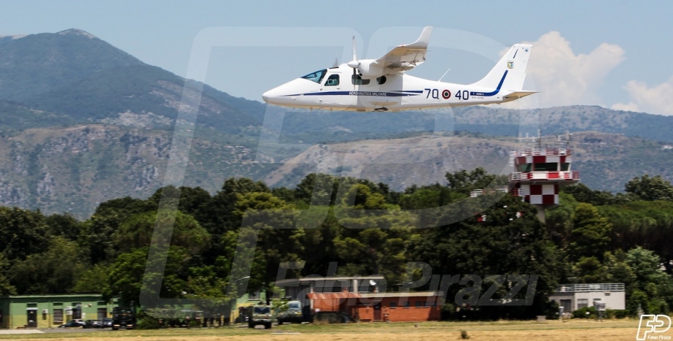 AEROPORTO COMANI,70° STORMO, SCUOLA ADDESTRAMENTO PILOTI AEREO 201° GRUPPO VOLO,LATINA SCALO,AEREI MILITARI , T-2006 A, AERONAUTICA .