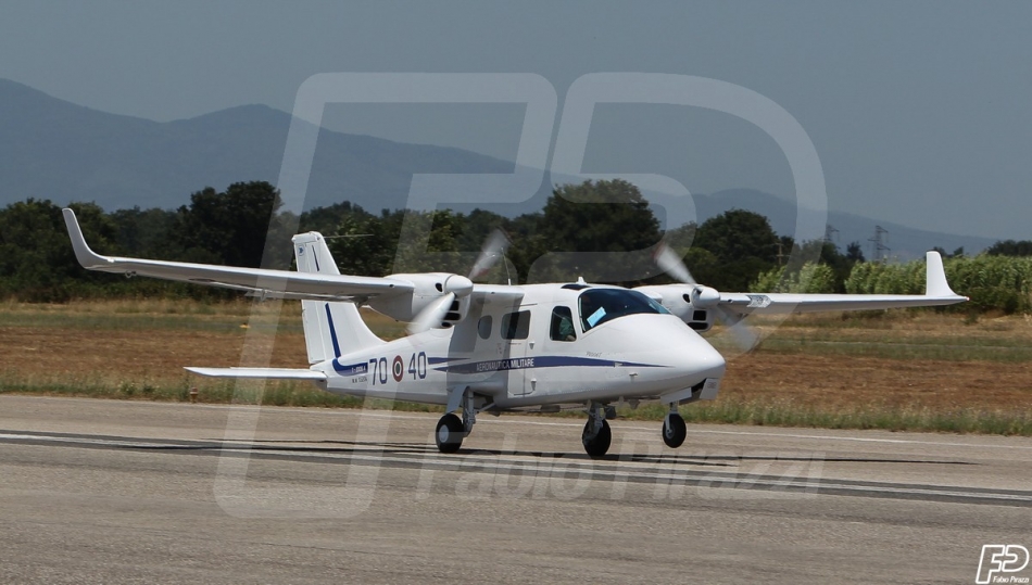 AEROPORTO COMANI,70° STORMO, SCUOLA ADDESTRAMENTO PILOTI AEREO 201° GRUPPO VOLO,LATINA SCALO,AEREI MILITARI , T-2006 A, AERONAUTICA .