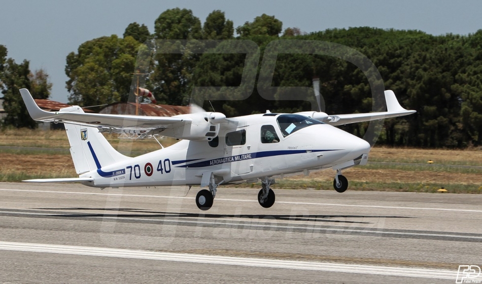 AEROPORTO COMANI,70° STORMO, SCUOLA ADDESTRAMENTO PILOTI AEREO 201° GRUPPO VOLO,LATINA SCALO,AEREI MILITARI , T-2006 A, AERONAUTICA .