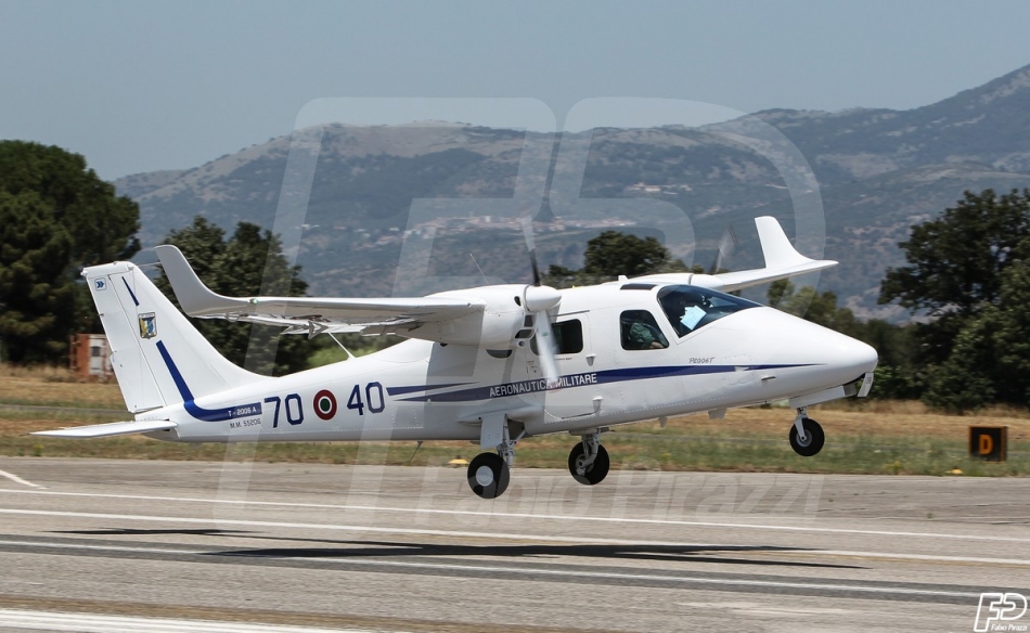 AEROPORTO COMANI,70° STORMO, SCUOLA ADDESTRAMENTO PILOTI AEREO 201° GRUPPO VOLO,LATINA SCALO,AEREI MILITARI , T-2006 A, AERONAUTICA .