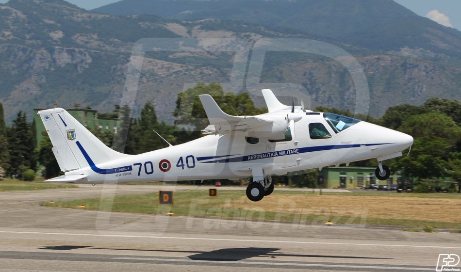 AEROPORTO COMANI,70° STORMO, SCUOLA ADDESTRAMENTO PILOTI AEREO 201° GRUPPO VOLO,LATINA SCALO,AEREI MILITARI , T-2006 A, AERONAUTICA .