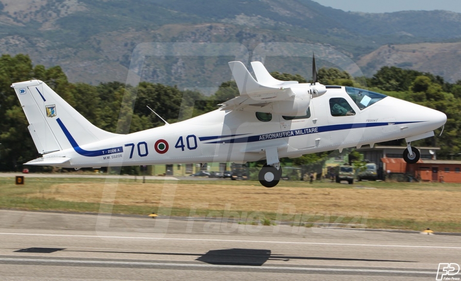 AEROPORTO COMANI,70° STORMO, SCUOLA ADDESTRAMENTO PILOTI AEREO 201° GRUPPO VOLO,LATINA SCALO,AEREI MILITARI , T-2006 A, AERONAUTICA .