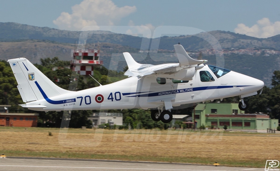 AEROPORTO COMANI,70° STORMO, SCUOLA ADDESTRAMENTO PILOTI AEREO 201° GRUPPO VOLO,LATINA SCALO,AEREI MILITARI , T-2006 A, AERONAUTICA .