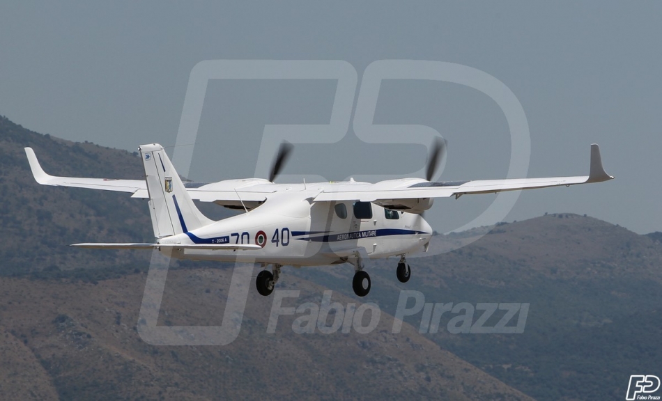 AEROPORTO COMANI,70° STORMO, SCUOLA ADDESTRAMENTO PILOTI AEREO 201° GRUPPO VOLO,LATINA SCALO,AEREI MILITARI , T-2006 A, AERONAUTICA .
