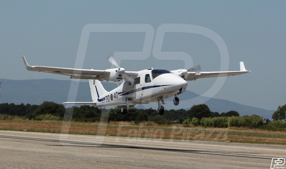 AEROPORTO COMANI,70° STORMO, SCUOLA ADDESTRAMENTO PILOTI AEREO 201° GRUPPO VOLO,LATINA SCALO,AEREI MILITARI , T-2006 A, AERONAUTICA .