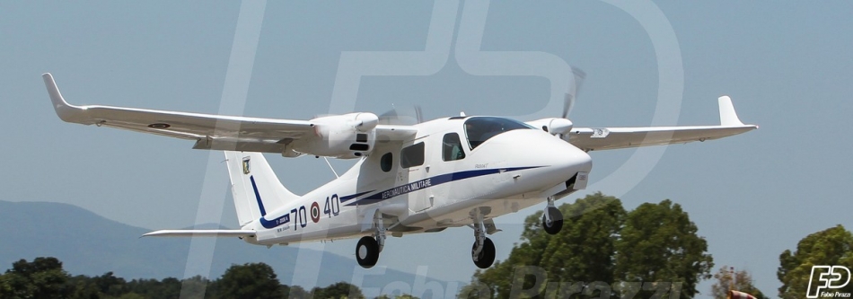 AEROPORTO COMANI,70° STORMO, SCUOLA ADDESTRAMENTO PILOTI AEREO 201° GRUPPO VOLO,LATINA SCALO,AEREI MILITARI , T-2006 A, AERONAUTICA .
