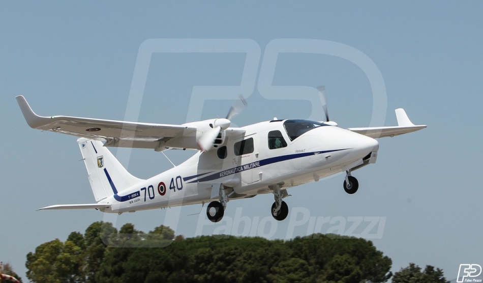 AEROPORTO COMANI,70° STORMO, SCUOLA ADDESTRAMENTO PILOTI AEREO 201° GRUPPO VOLO,LATINA SCALO,AEREI MILITARI , T-2006 A, AERONAUTICA .