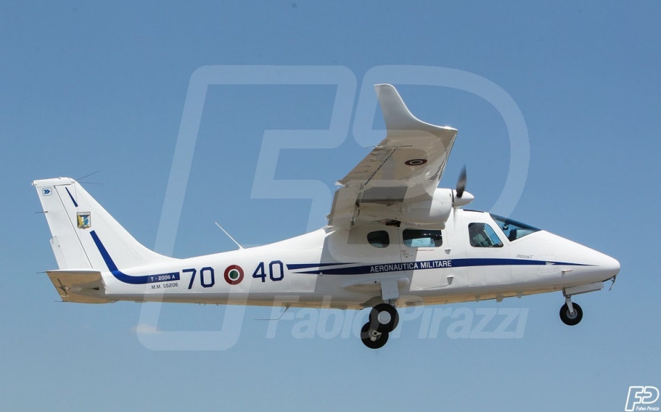 AEROPORTO COMANI,70° STORMO, SCUOLA ADDESTRAMENTO PILOTI AEREO 201° GRUPPO VOLO,LATINA SCALO,AEREI MILITARI , T-2006 A, AERONAUTICA .